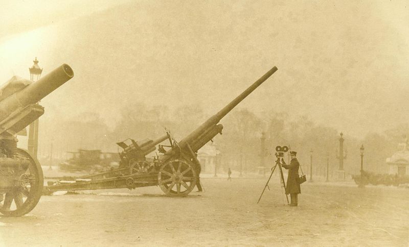 File:Captured German Cannon, Paris, 1919 (14360930645).jpg