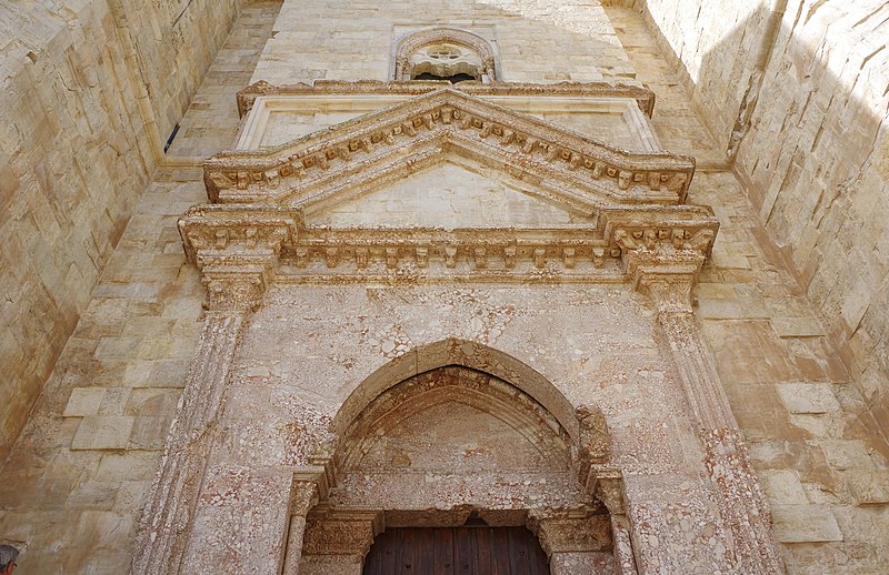 File:Castel del Monte BW 2016-10-14 12-29-13.jpg