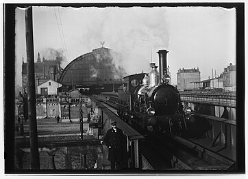 Spoorviaduct over Oostertoegang en Oostelijke Doorvaart; 1895.