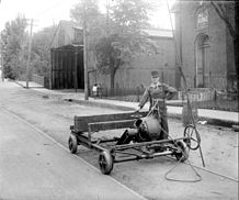 C&A Gleisschleifmaschine und Autostall