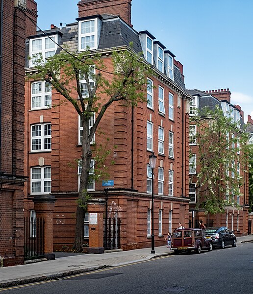 File:Chelsea , Sutton Dwellings - geograph.org.uk - 6164368.jpg