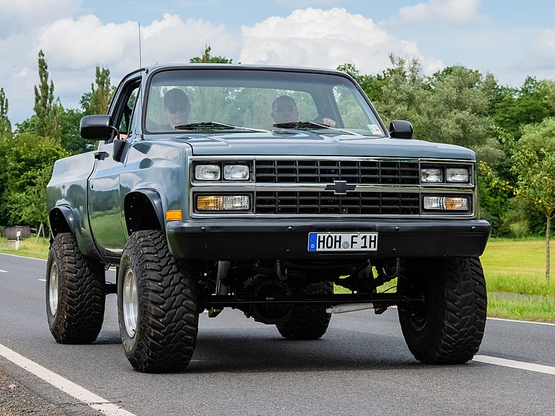 File:Chevrolet Silverado 1987 C20 Oldtimertreffen Ebern 2019 P6200662.jpg