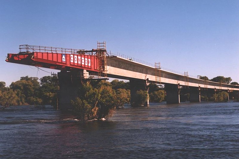 File:Concor Infrastructure Incremental Bridge launch 2003.jpg