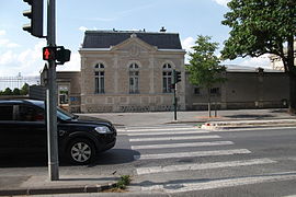 Crématorium et entrée du cimetière de l'est.