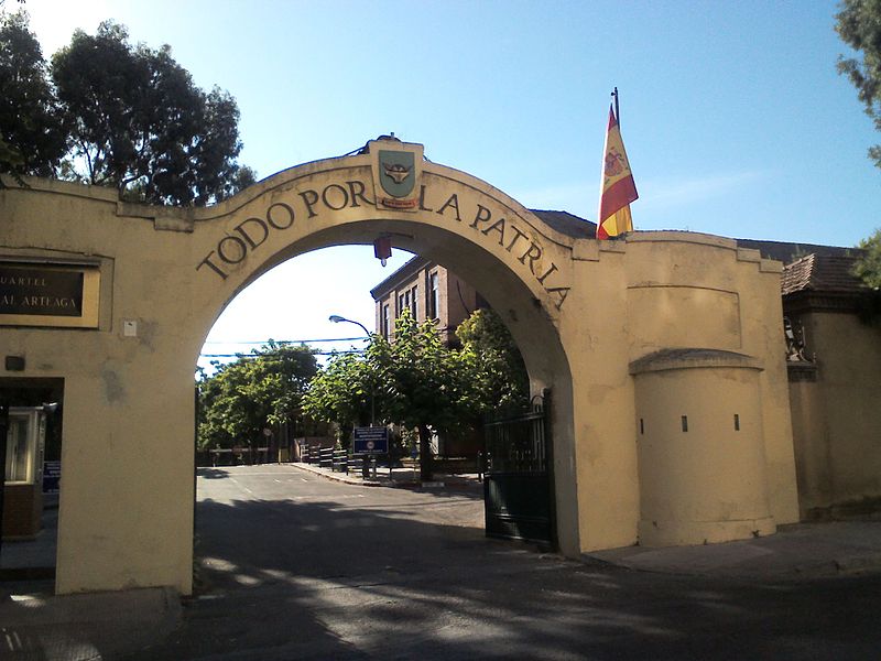 File:Cuarteles del Ejercito en Carabanchel Alto.jpg