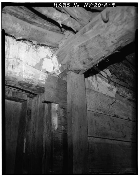 File:DETAIL BY EAST DOOR, INTERIOR - Boyer Ranch, Gilbert's Storeroom, 44 miles east of Fallon, on U.S. Highway 50, Fallon, Churchill County, NV HABS NEV,1-FALL.V,1-A-9.tif