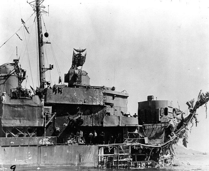 File:Damaged forward hull and superstructure of USS Lindsey (DM-32) at Kerama Retto, 14 April 1945 (80-G-330108).jpg