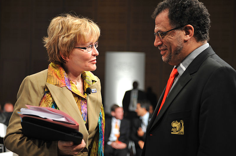 File:Daniel Jordaan and Helen Zille, 2009 World Economic Forum on Africa-1.jpg