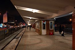 Station de métro Darnytsia Kiev 2012 01.jpg