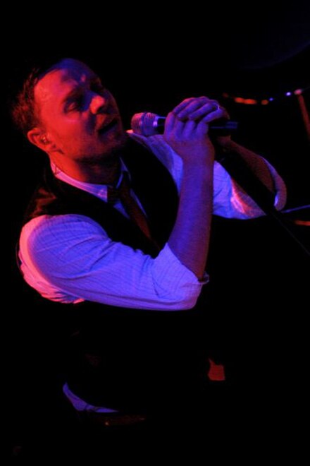 Hayes performing in 2008
