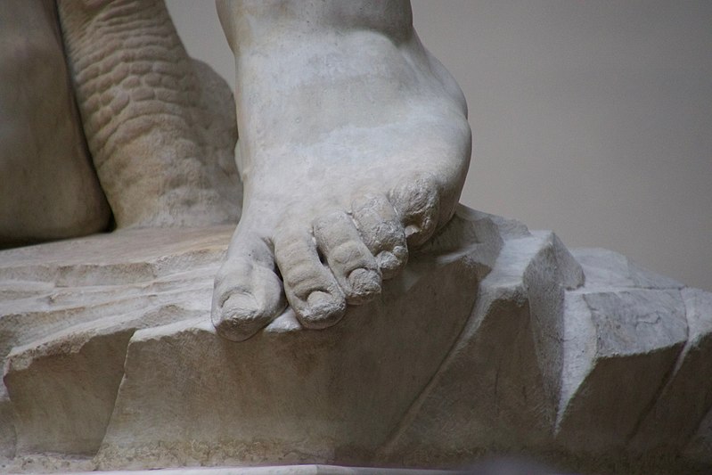 File:Detail of David's damaged left foot..jpg