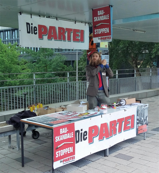 File:Die PARTEI University Bremen 2016.png