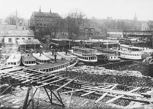 Ångslopar i Nya Djurgårdsvarvet någon gång mellan 1910 och 1925.