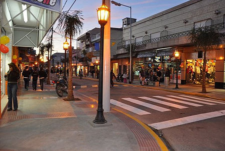 Don Torcuato - Centro comercial.jpg