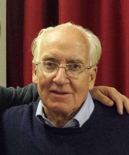 Doug Scott in 2015 (cropped).jpg