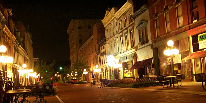 File:Downtown Frankfort KY at night.JPG