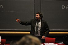 Dr. Nir Eyal di Harvard Efektif Altruisme kuliah, April 2015.2.jpg