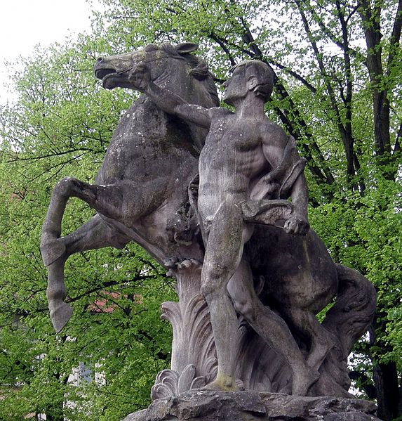 File:Emil Cauer dJ - Siegfriedbrunnen, Rossbändigender Siegfried.jpg