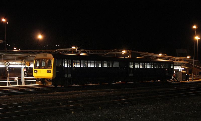 File:Exeter TMD - FGW 142063 at night.jpg