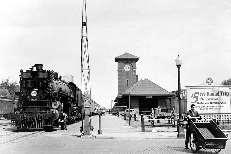 File:Fargo train station 1939 LOC fsa 8a11053.jpg