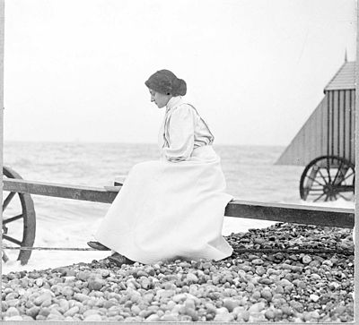 Florence Hardy at the seashore, 1915