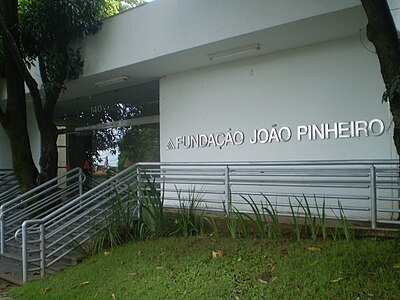 Fachada da Escola de Governo Professor Paulo Neves de Carvalho