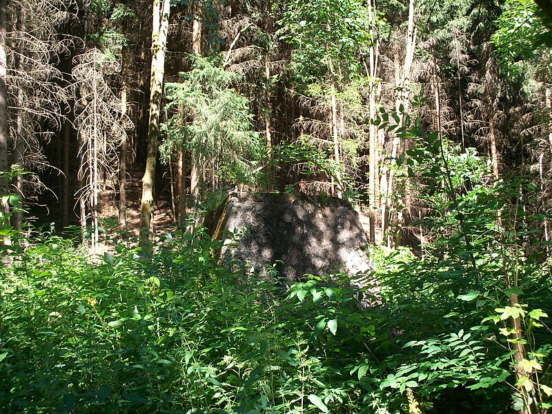 File:Fundamentreste des ehemaligen Greifenbachviadukts (6).jpg