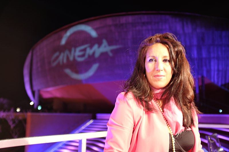 File:GAIA SERENA SIMIONATI RAI UNO CINEMA.jpg