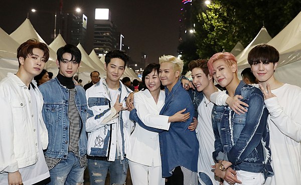 Got7 with Cho Yoonsun, the Minister of Culture, Sports and Tourism, at Korea Sale Festa in September 2016.