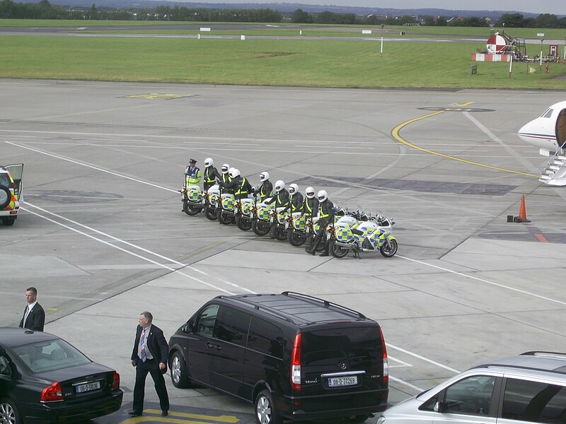 File:Garda Siochana depart Sarkozy juillet 2008.JPG