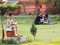 Garden Scene - Banaras Hindu University - Varanasi - Uttar Pradesh - India (12519590493).jpg