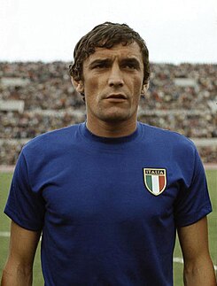 Gigi Riva, Italia, 1968 (cropped).JPG