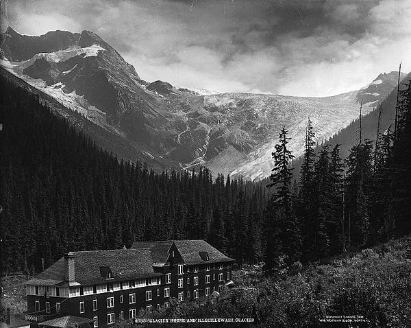 Glacier House in 1909