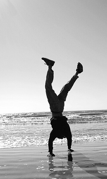 File:Grand Isle Handstand on the Beach.jpg