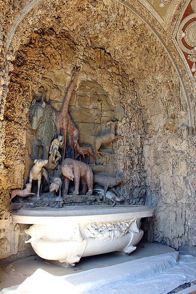 File:Grotta degli animali, sx, scuola del tribolo, 01.JPG