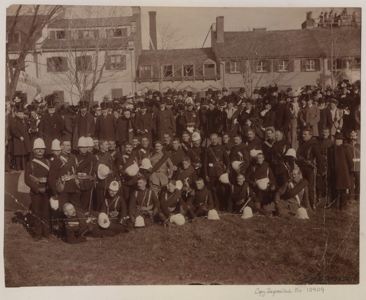 File:Groupe des officiers du Contingent Canadien (HS85-10-10909) original.tif