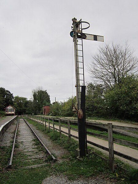 File:Hadlow Road railway station, Willaston, Cheshire (4).JPG