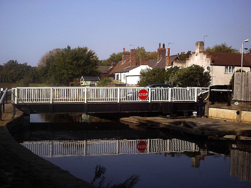 File:Hall lane Bridge 12.JPG