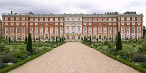 Hampton Court 03.jpg