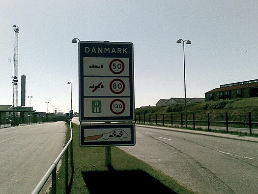 Speed limits in Denmark Hastighedsbegraensninger i DK - Hirtshals V 2012 ubt-003.jpg