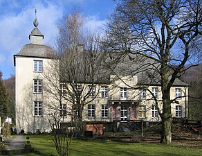 Haus Hemer, voormalig kasteel, nu deels R.K. kleuterschool, deels R.K. kerkelijk-maatschappelijk centrum