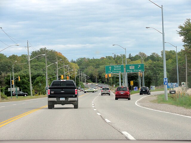 The Highway 4 / Talbot Street (now renamed Talbot Hill) junction, before it was reconstructed into a roundabout.