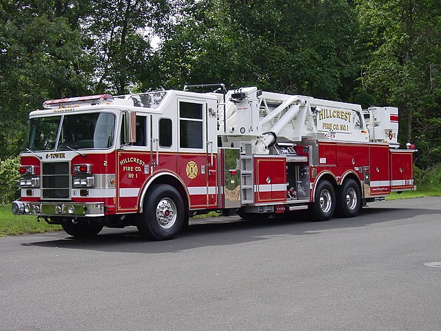 6-Tower of the Hillcrest Fire Co. #1, NY. 2002 Pierce Dash 2000 95' Midmount Aerial Platform Quint