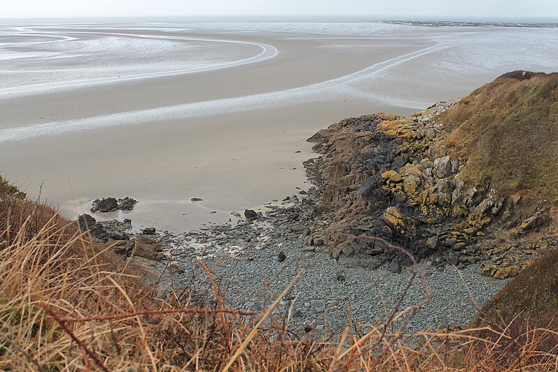 File:Hillion - Baie de Saint-Brieuc - Pointe du Grouin (plage de galet).jpg