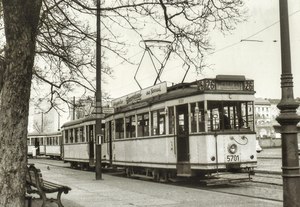 T 24/55 (Tw 5701) med B 24 på linje 26 ved terminal Wiener Straße / Spreewaldplatz (1963).