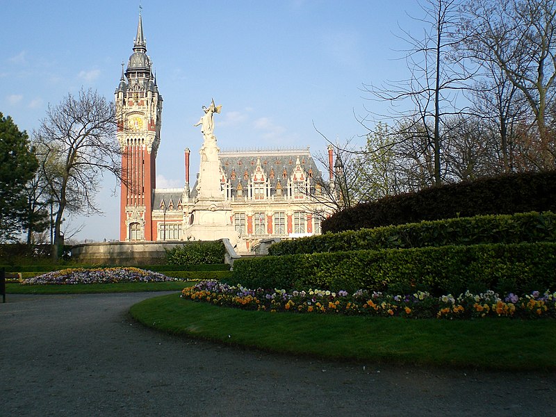 File:Hotel de ville calais parc saint pierre.jpg