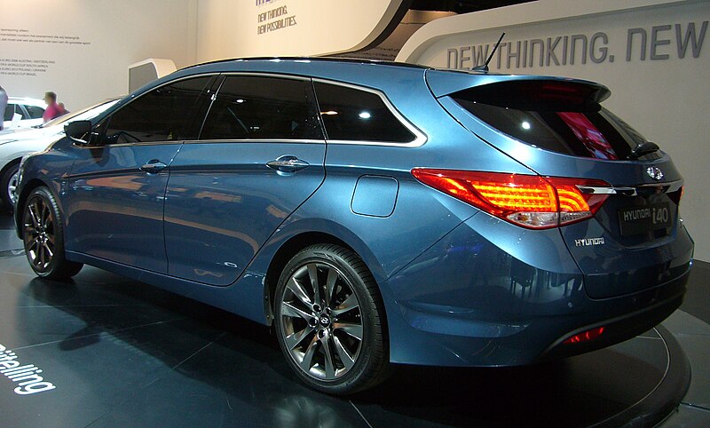 File:Hyundai i40 wagon (rear quarter).jpg
