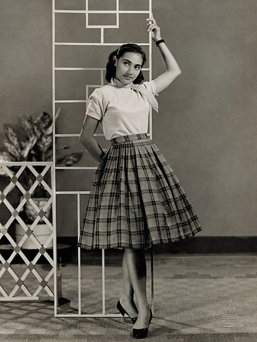 Indriati Iskak in a promotional still (c. 1960), by Tati Photo Studio