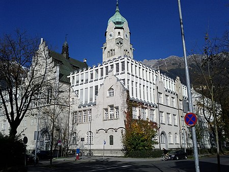 Innsbruck Karl Schoenherrstr2