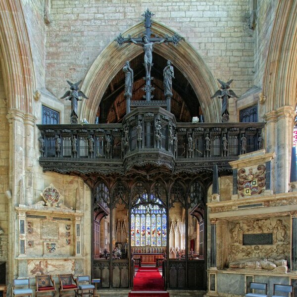 File:Interior of the Church of St Denys, Sleaford (geograph 4555541).jpg